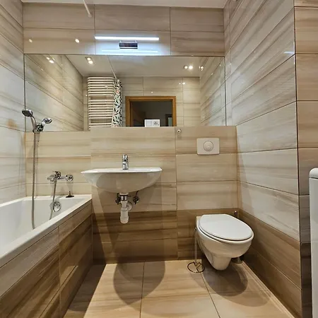 3-pok Klimasa 37a Komfort Balkon Garaz Apartamento