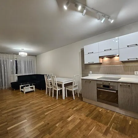3-pok Klimasa 37a Komfort Balkon Garaz Appartamento